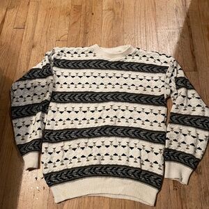 Geoffrey Beene Cream and Black Crewneck Sweater